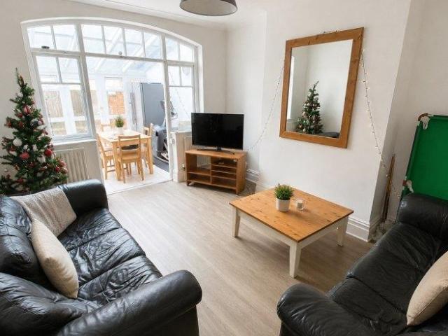 Room for rent in Elmfield, Leicestershire
