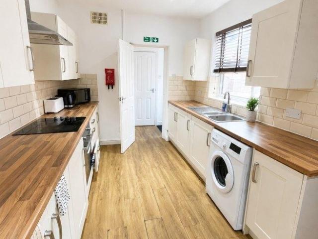 Room for rent in Elmfield, Leicestershire