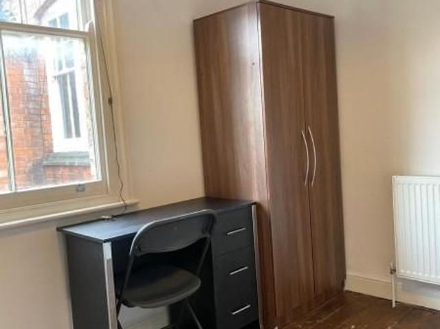 Room for rent in West End, Old Wharf