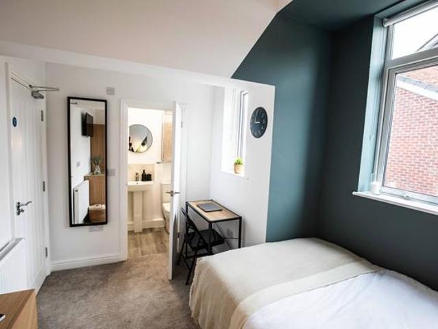 Room for rent in Crewe, Cheshire