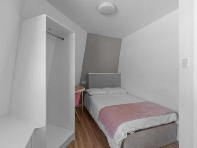 Room for rent in Greenbank, Mount Wise