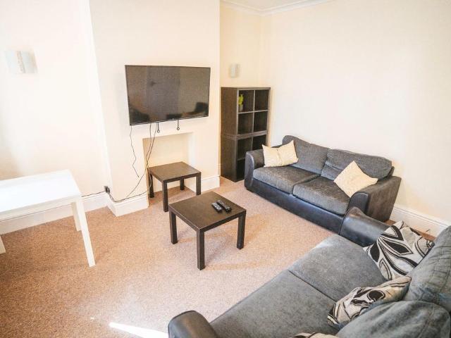 Room for rent in Sharrow Vale, Isle Of Man
