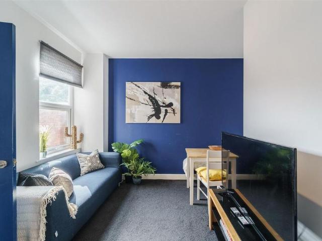 Room for rent in West Midlands