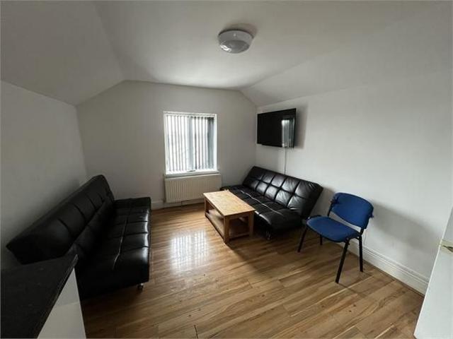 Room for rent in Nangreaves, Wales