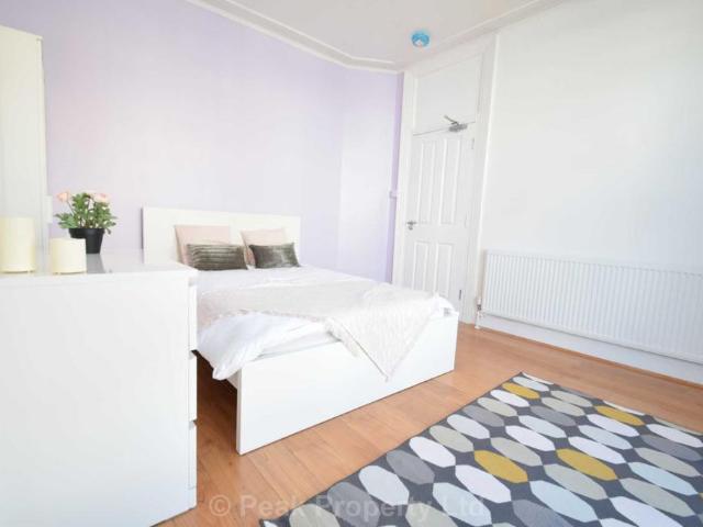 Room for rent in Southend City Centre Neighbourhood, Alton Barnes