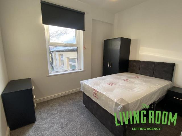 Room for rent in Falcon Lodge, Wales