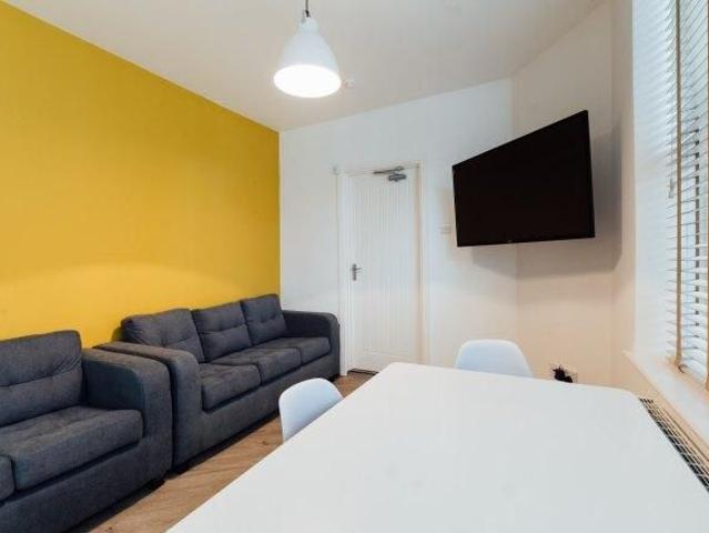 Room for rent in Cudworth, South Yorkshire