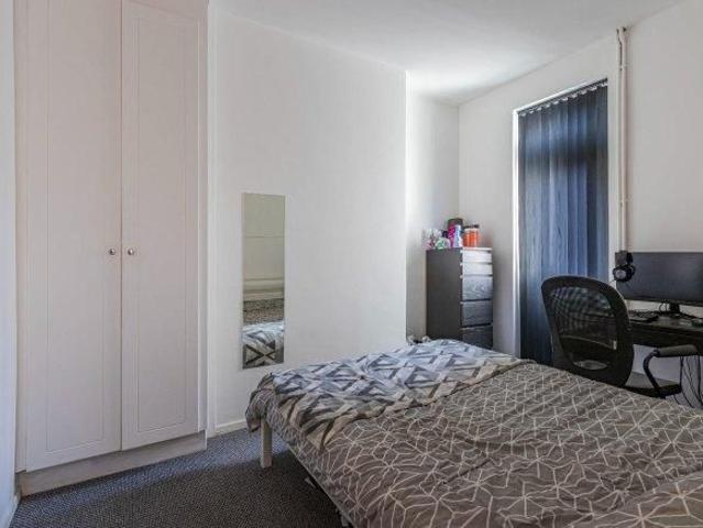 Room for rent in Falcon Lodge, Wales