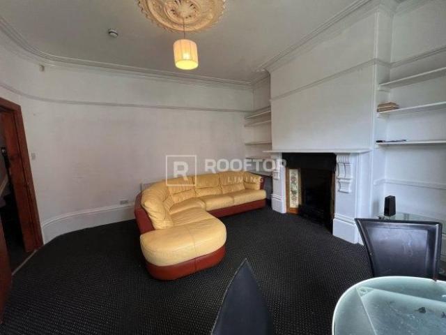 Room for rent in Beckett Park, Headingley