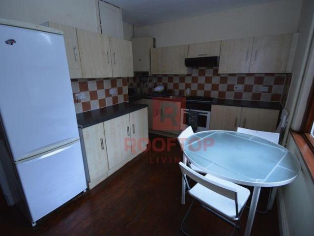 Room for rent in Beckett Park, Headingley