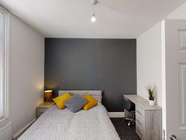 Room for rent in Brompton, Gillingham