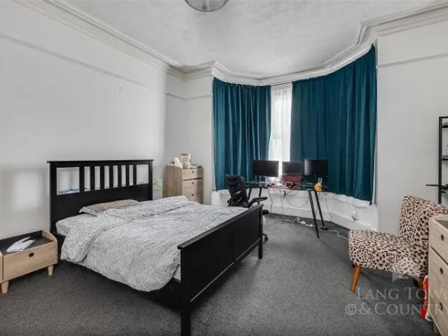 Room for rent in Pennycomequick, Mount Wise