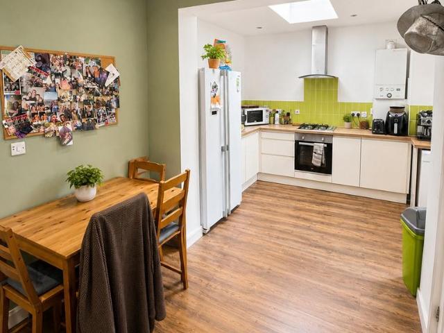 Room for rent in Attenborough, East Midlands