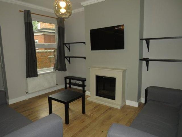 Room for rent in Elmfield, Leicestershire