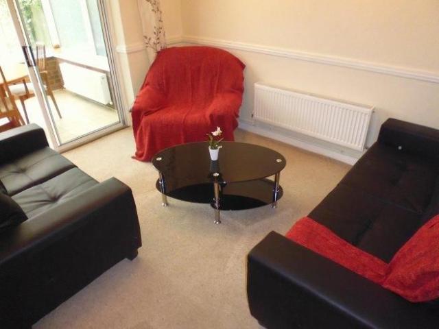 Room for rent in St. Dunstan's, The Bridge