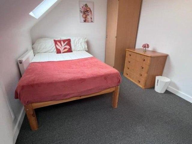 Room for rent in St. Martin's, The Bridge