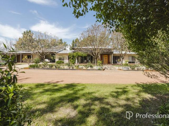 House for sale in Stoneville, Mount Helena