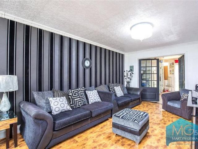 House for rent in Colney Hatch, Greater London