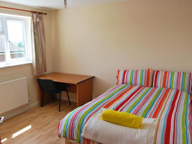 House for rent in Hales Place, The Bridge