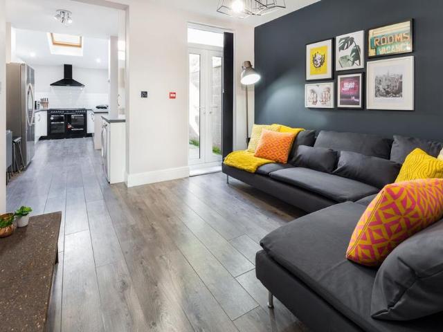 House for rent in Elm Park, Calderstones