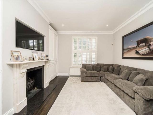 House for rent in Fulham, Walham Green