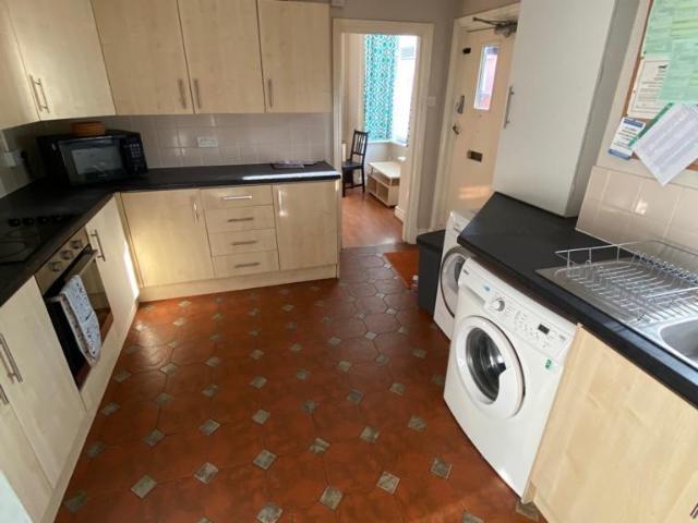 Room for rent in Elmfield, Leicestershire