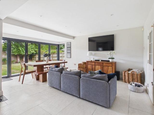 House for rent in Beaconsfield, Forty Green