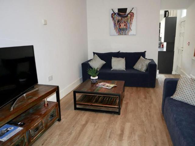 House for rent in Nangreaves, Wales