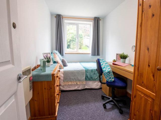 House for rent in Hales Place, The Bridge