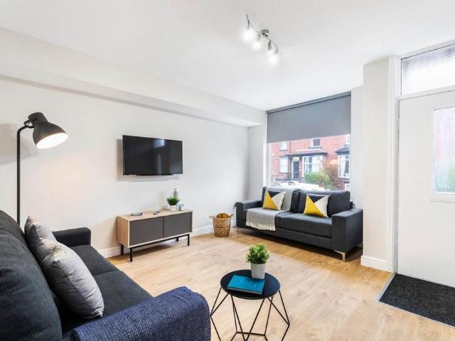 Room for rent in Beckett Park, Leeds