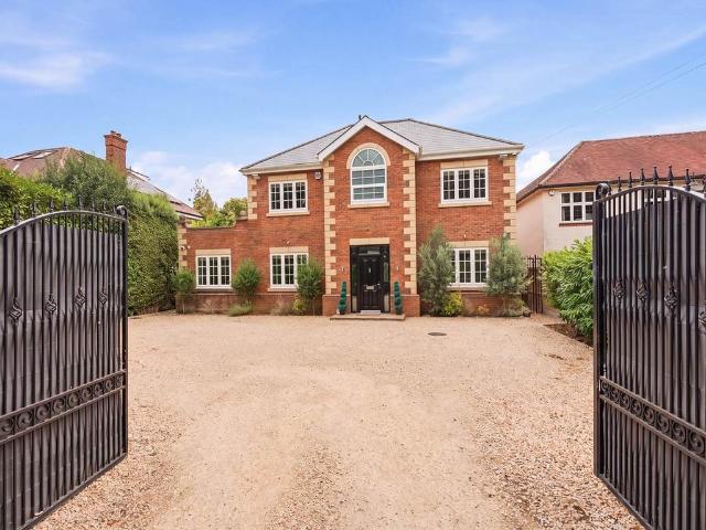 House for rent in Ickenham, Greater London