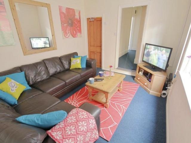 House for rent in Elmfield, Leicestershire