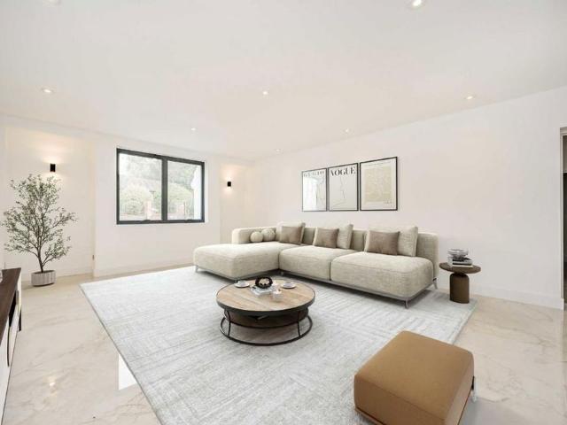 House for rent in Totteridge, Greater London