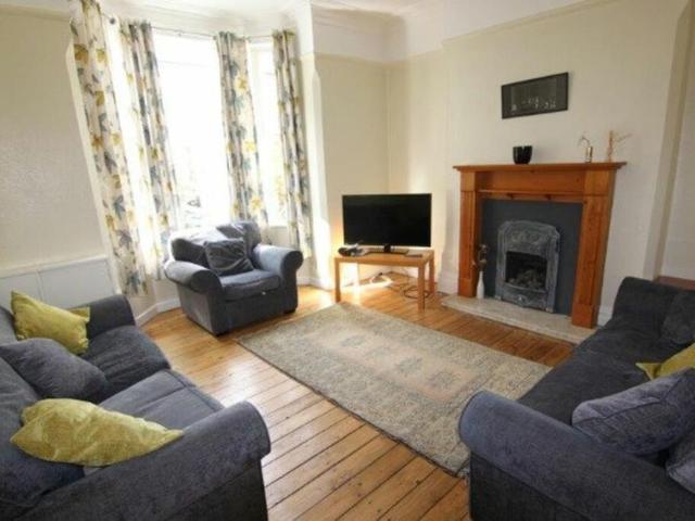House for rent in Abbey Park, Barton In Fabis
