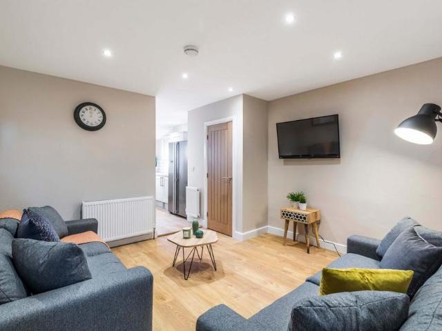 Room for rent in Woodhouse Cliff, Leeds