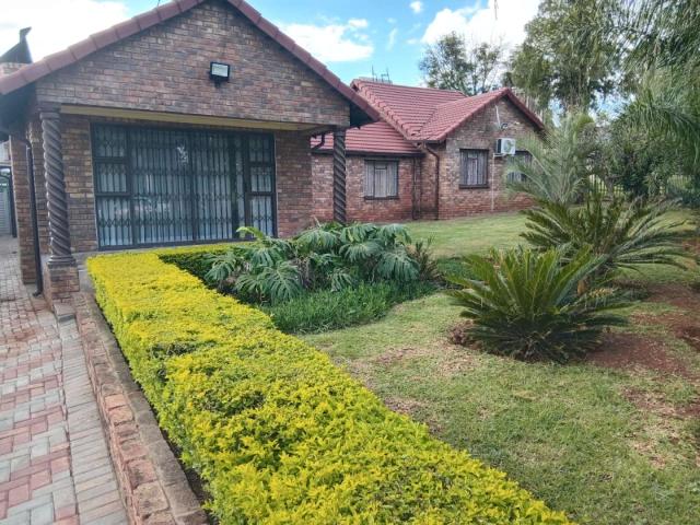House for rent in Waterkloof, Gauteng