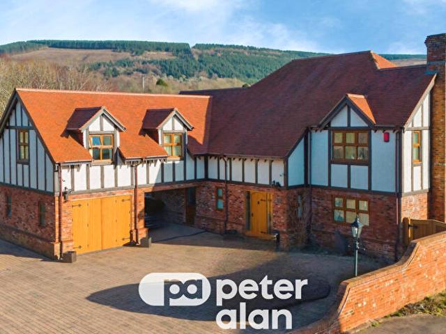Apartment for rent in Gadlys, Wales