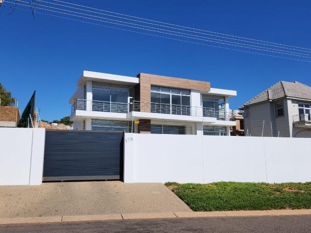 House for rent in Waterkloof, Gauteng