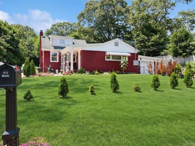 House for sale in Huntington, New York