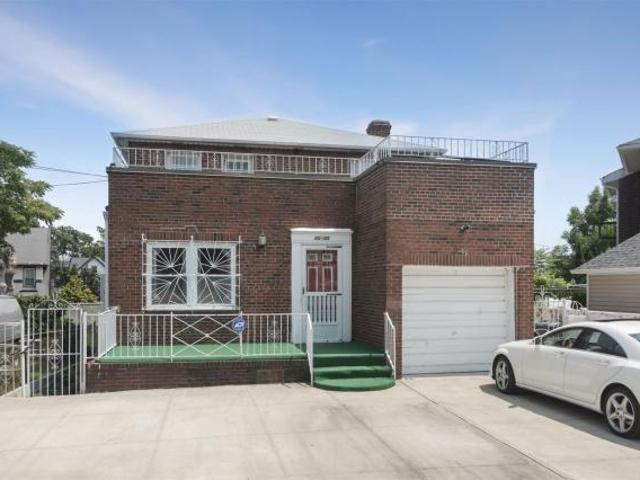 House for sale in Queens, Arverne