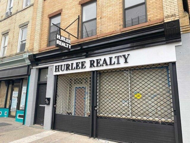 House for sale in Hudson, New Jersey