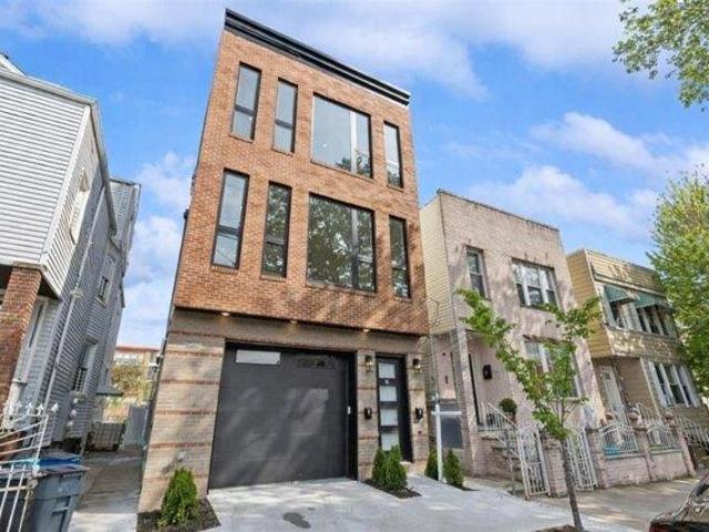 House for sale in Hudson, New Jersey