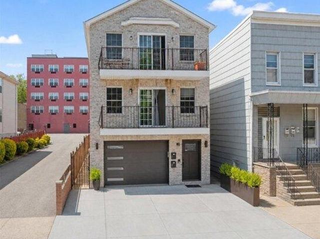 House for sale in Hudson, New Jersey