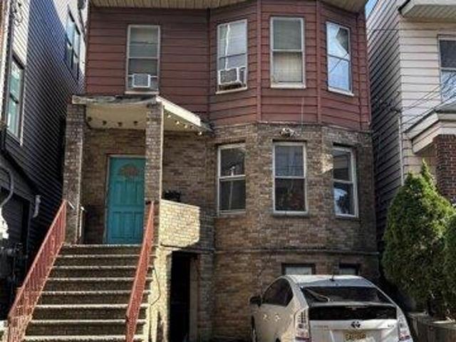 House for sale in Hudson, New Jersey