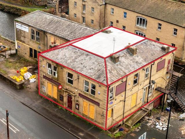 House for sale in Elland, West Yorkshire