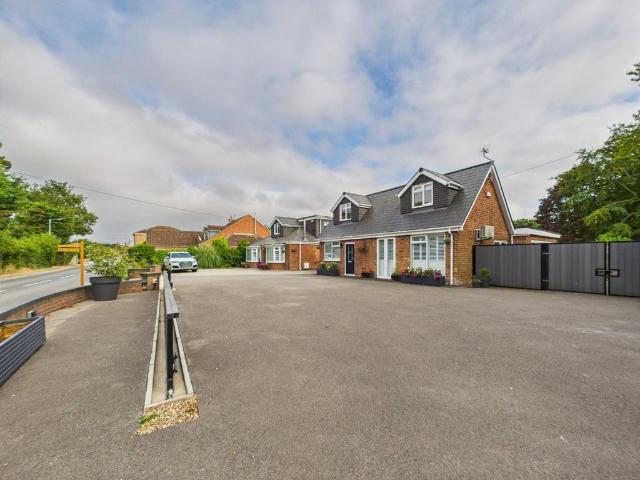 House for sale in Beeford
