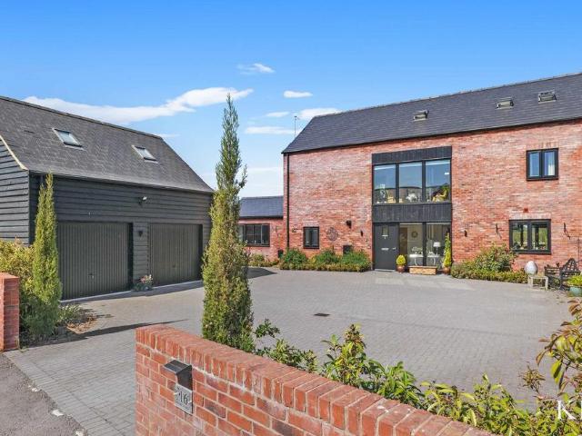 House for sale in Crookhill, Worcestershire