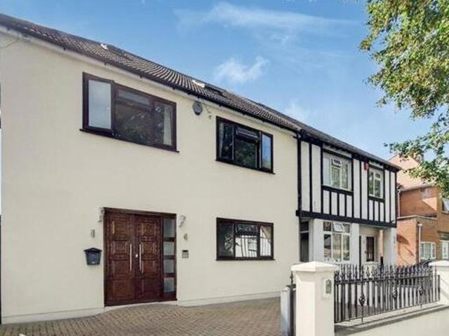 House for sale in Greater London