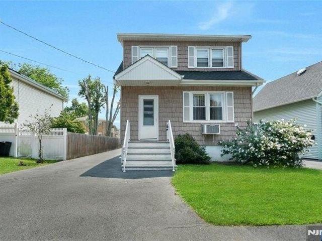 House for sale in Little Ferry, New Jersey