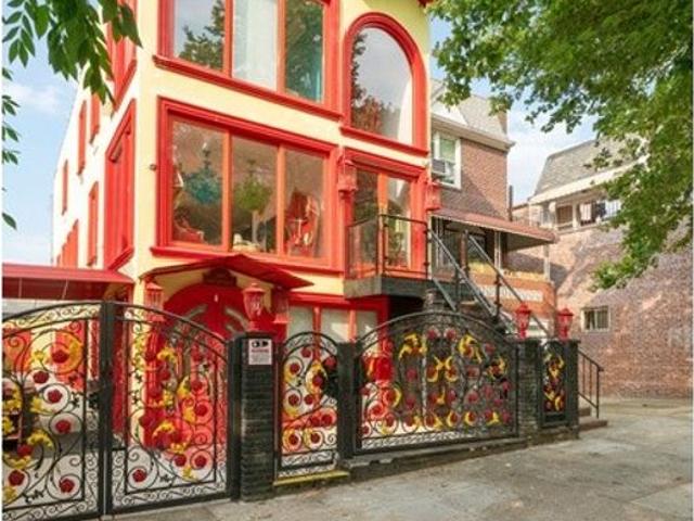 House for sale in Queens, Arverne